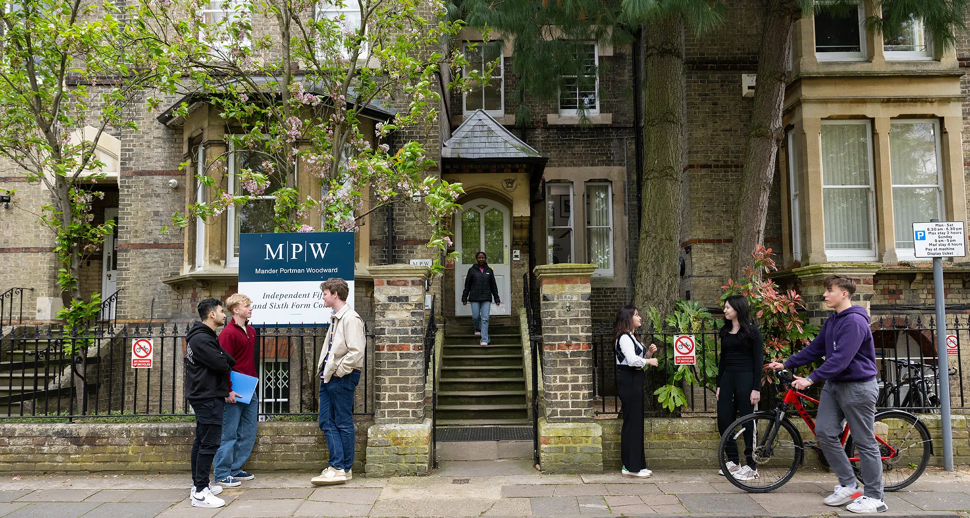 MPW Students outside MPW Cambridge College